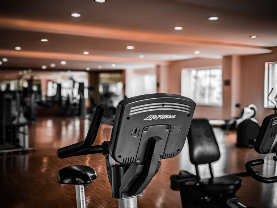 Attrezzature per la palestra, un'importante fattore nella scelta del  cliente, Attrezzi per palestre, attrezzature per l'allenamento in centri  fitness e palestre